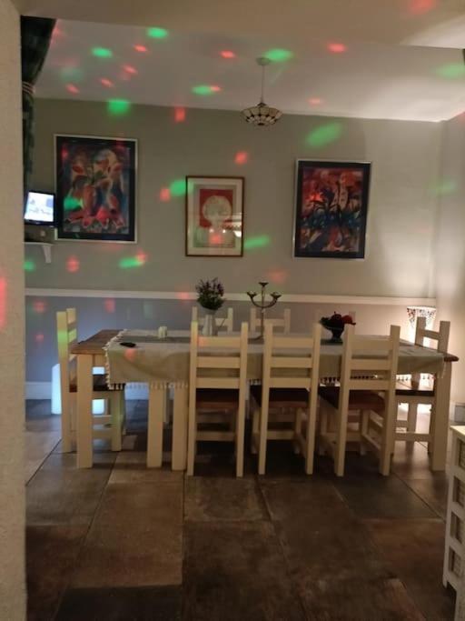 Big Fireplace Aga Hot Tub Wet Room Barn Garage Llanelli Extérieur photo