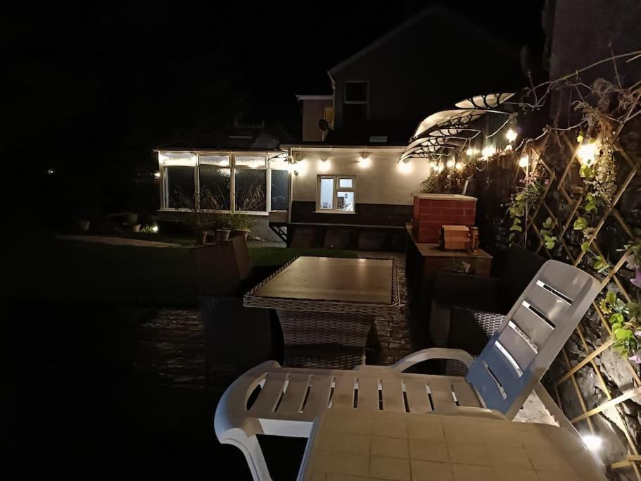 Big Fireplace Aga Hot Tub Wet Room Barn Garage Llanelli Extérieur photo